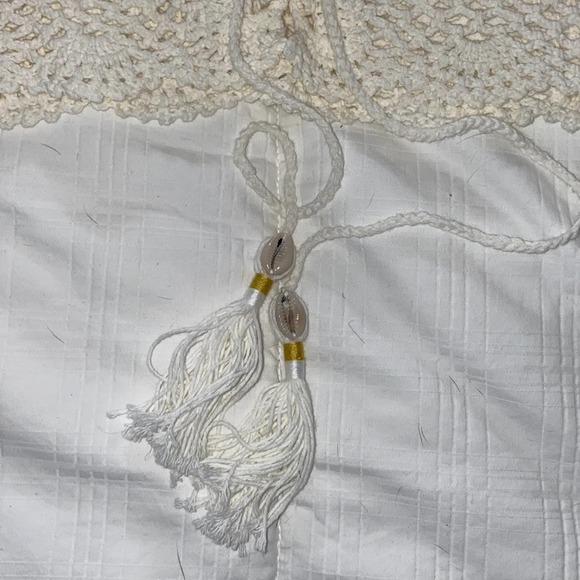 SOLD Crochet Off Shoulder Crop Top - Picture 4 of 6